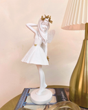 Escultura Poliresina Fada Branca com Dourado- 24x12cm