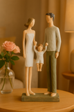 Escultura Decorativa Em Resina Casal e Filha 32X15X6,8cm